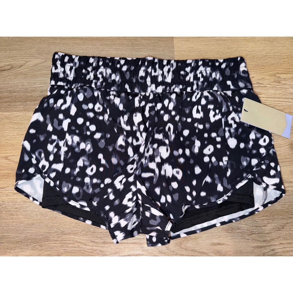 Women athletic running shorts medium